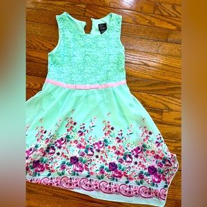 Worn once, smokefree home. 10/12 girls